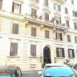 Aristotele 2* Róma