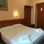 Aristotele 2* Rom