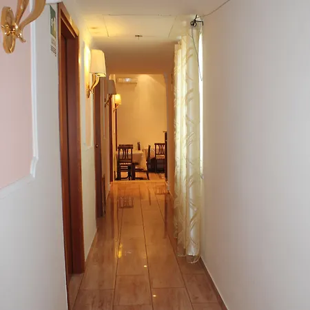 Hotell Aristotele 2*