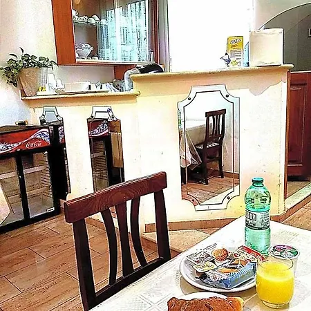 Aristotele 2* Rom