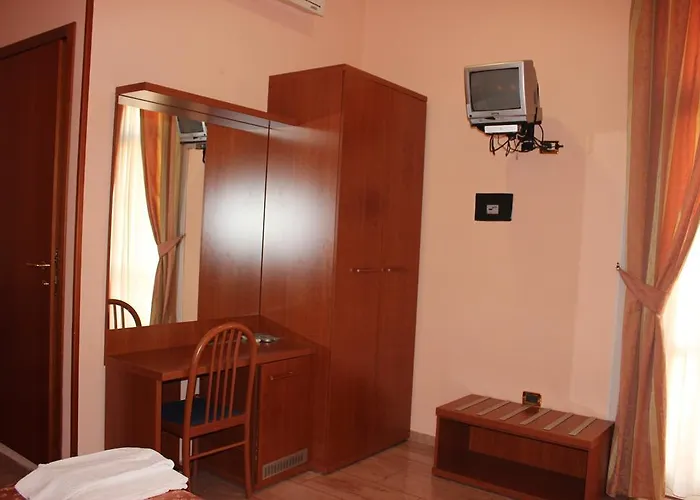 Hotell Aristotele 2*